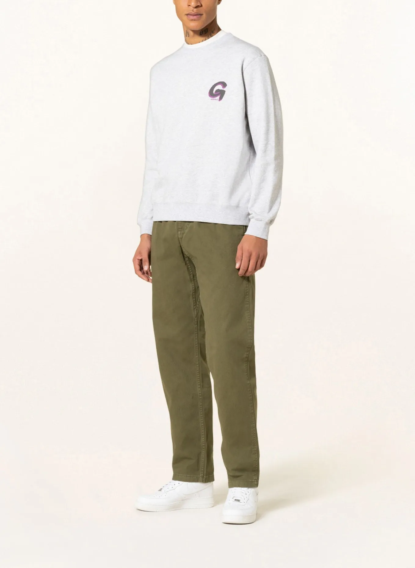 Chino trousers GRAMICCI GRAMICCI Regular Fit, olive